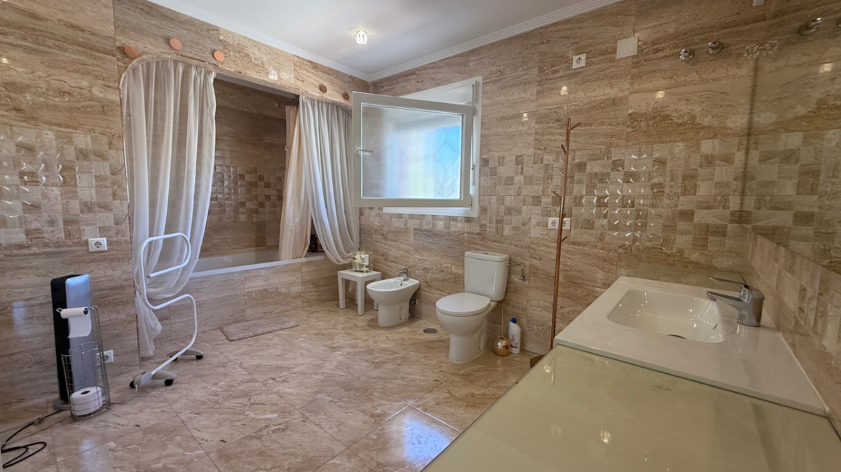 7 Bed Townhouse for sale in Torrevieja Costa Blanca, Alicante, Spain