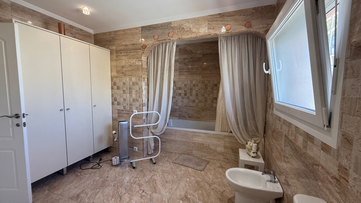 7 Bed Townhouse for sale in Torrevieja Costa Blanca, Alicante, Spain