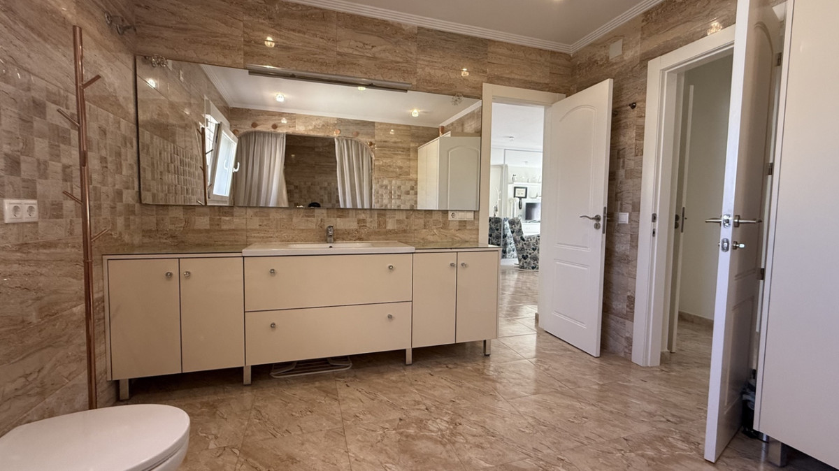 7 Bed Townhouse for sale in Torrevieja Costa Blanca, Alicante, Spain