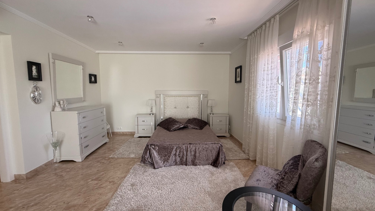 7 Bed Townhouse for sale in Torrevieja Costa Blanca, Alicante, Spain
