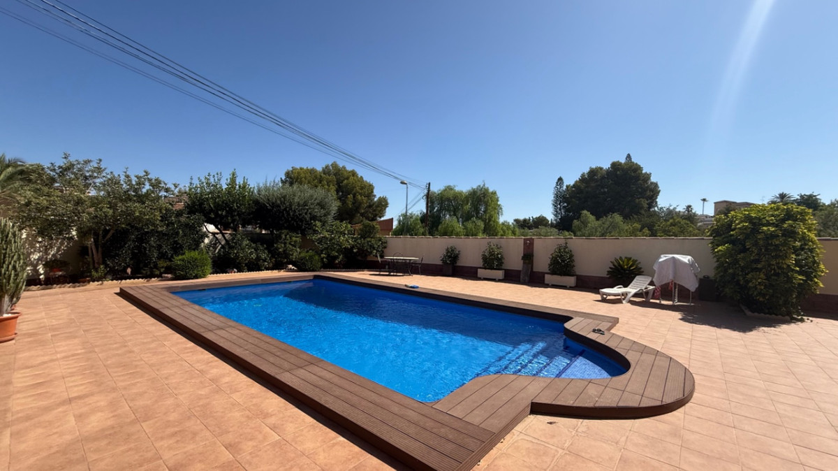 7 Bed Townhouse for sale in Torrevieja Costa Blanca, Alicante, Spain