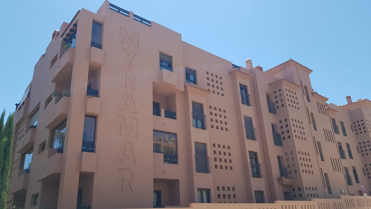 4 Bed Apartment for sale in Benalmadena Costa Del Sol, Málaga, Spain