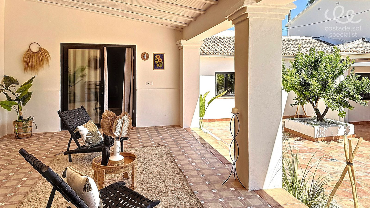 Se vende Finca - Cortijo de 7 dormitorios en Costa Del Sol East, Málaga, España