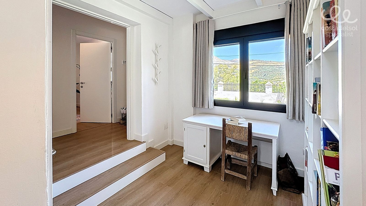 Se vende Finca - Cortijo de 7 dormitorios en Costa Del Sol East, Málaga, España