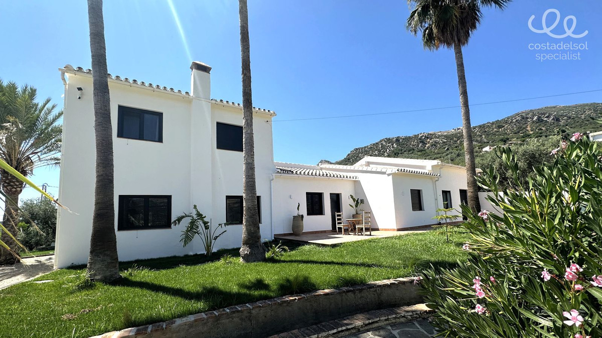 Se vende Finca - Cortijo de 7 dormitorios en Costa Del Sol East, Málaga, España