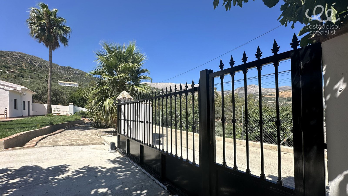 Se vende Finca - Cortijo de 7 dormitorios en Costa Del Sol East, Málaga, España