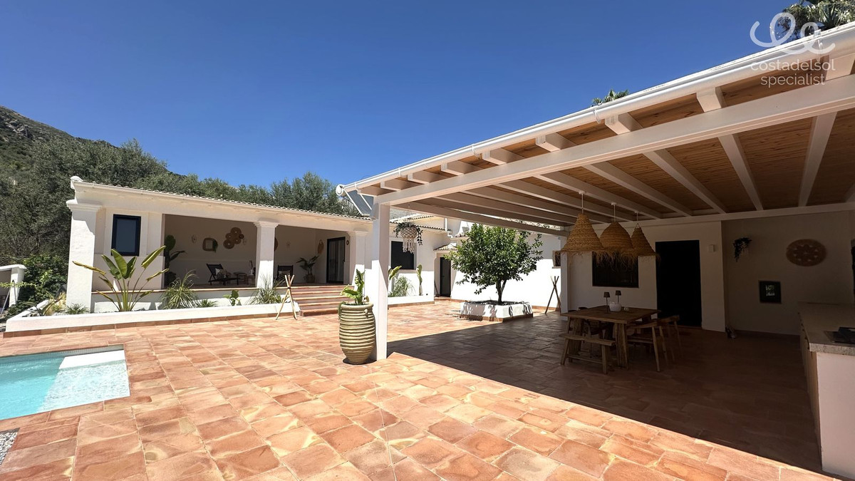 Se vende Finca - Cortijo de 7 dormitorios en Costa Del Sol East, Málaga, España