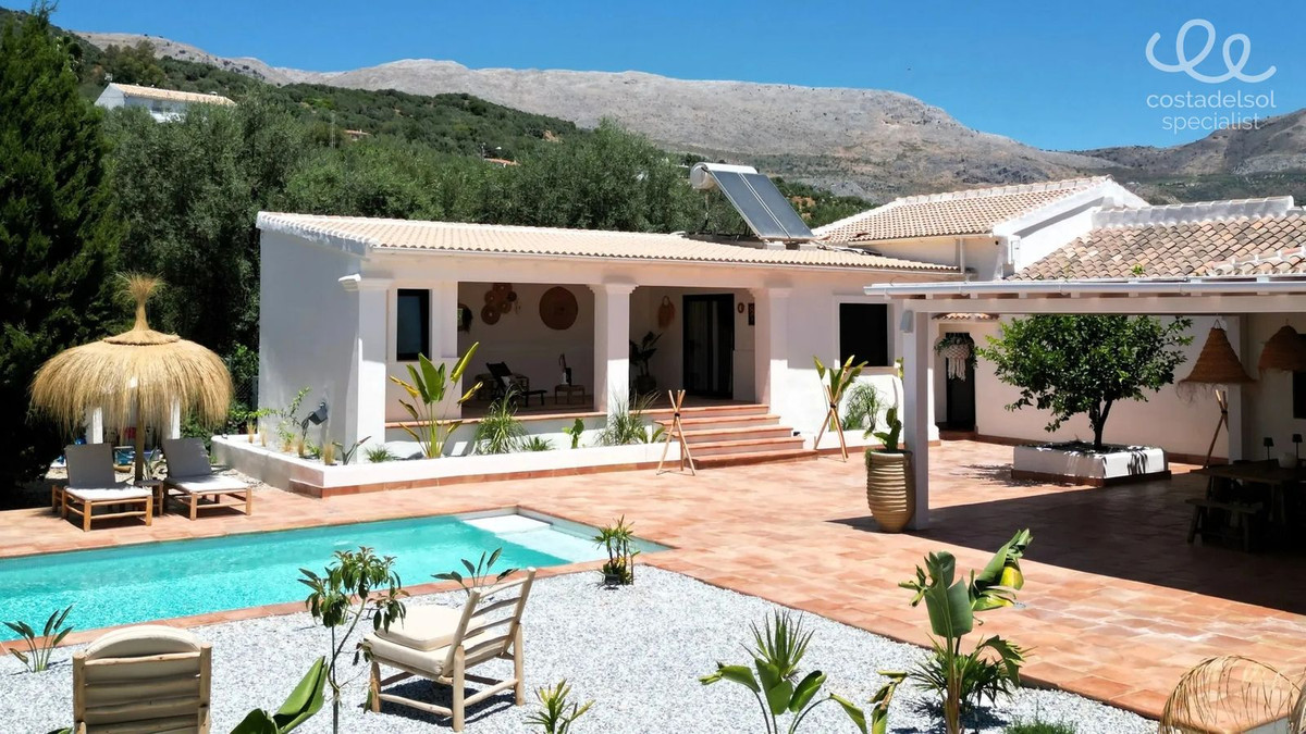 Se vende Finca - Cortijo de 7 dormitorios en Costa Del Sol East, Málaga, España