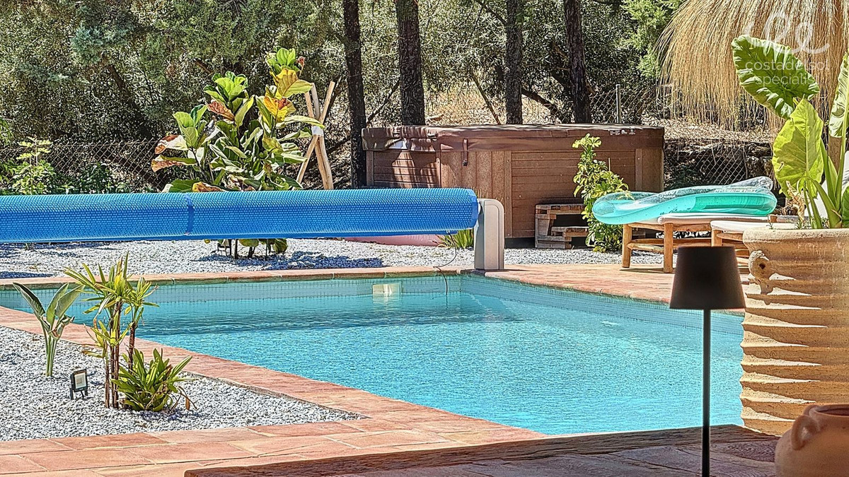 Se vende Finca - Cortijo de 7 dormitorios en Costa Del Sol East, Málaga, España