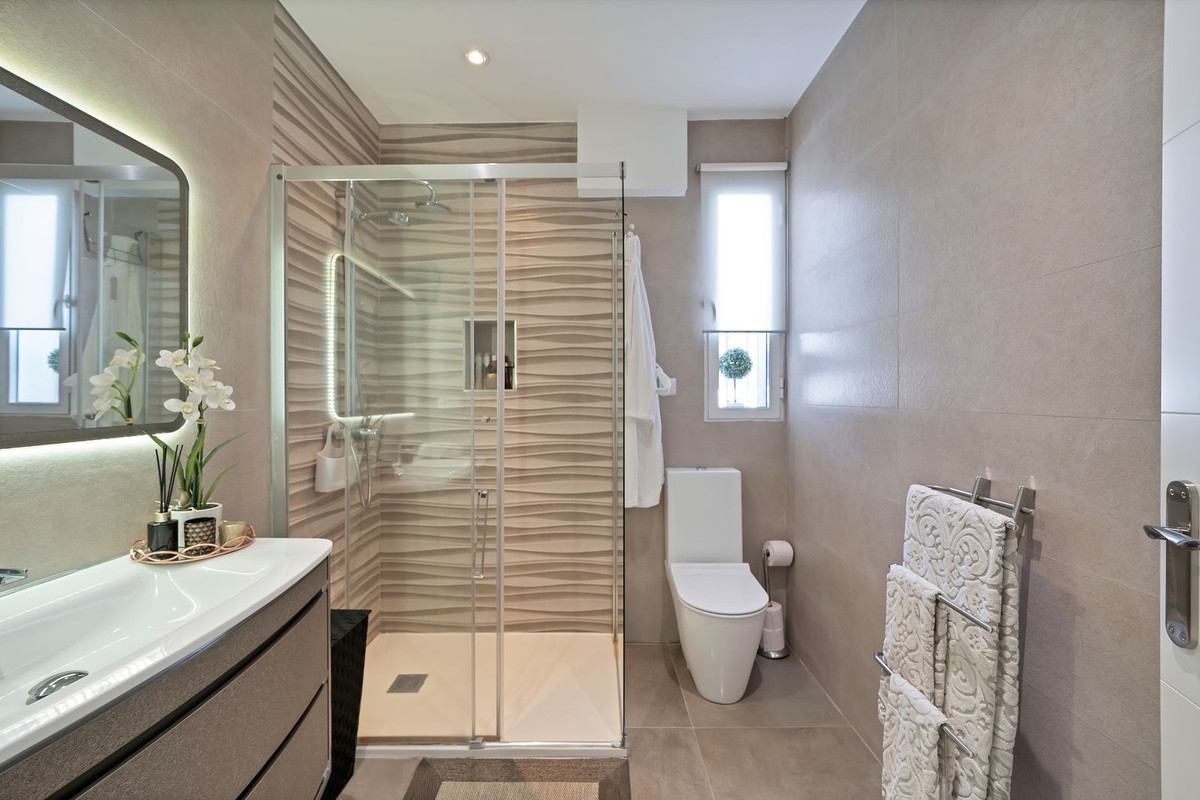 Se vende Villa - Chalet de 3 dormitorios en Costa Del Sol, Málaga, España