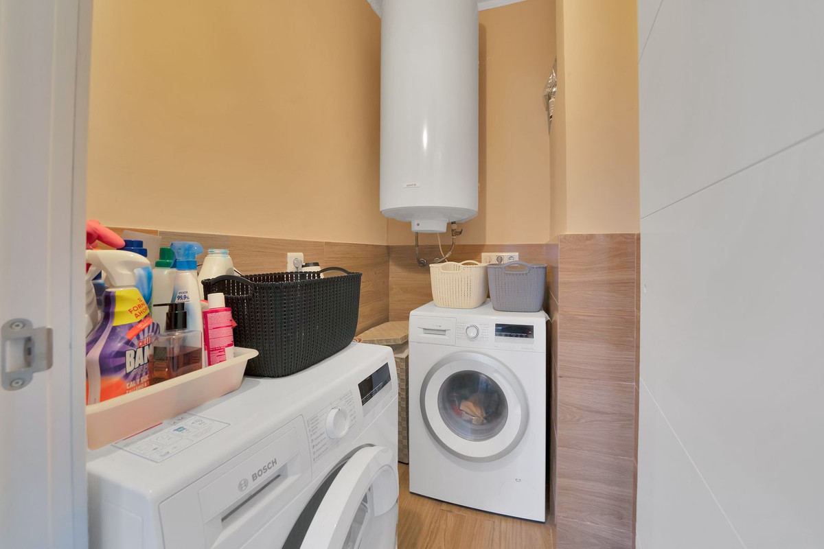 Se vende Villa - Chalet de 3 dormitorios en Costa Del Sol, Málaga, España