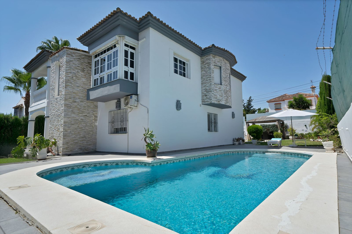 Se vende Villa - Chalet de 3 dormitorios en Costa Del Sol, Málaga, España