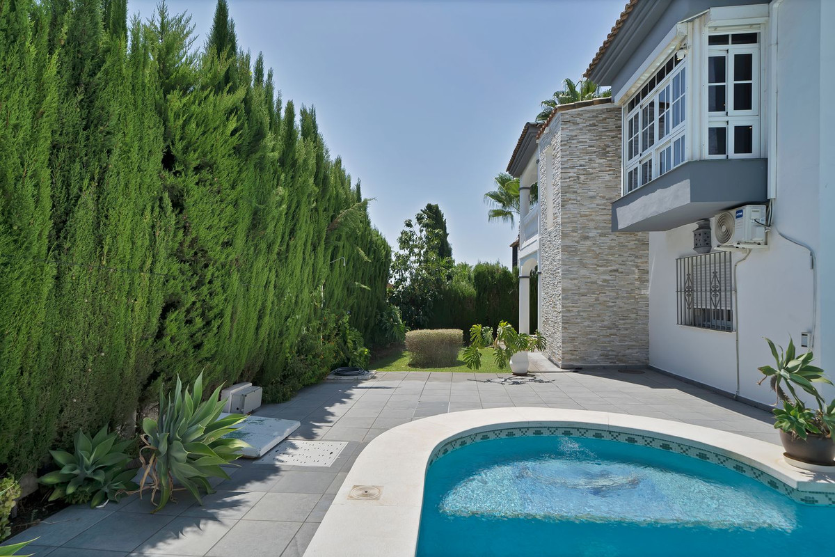 Se vende Villa - Chalet de 3 dormitorios en Costa Del Sol, Málaga, España