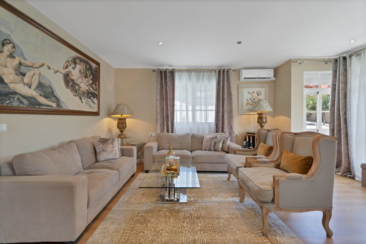 Se vende Villa - Chalet de 3 dormitorios en Costa Del Sol, Málaga, España