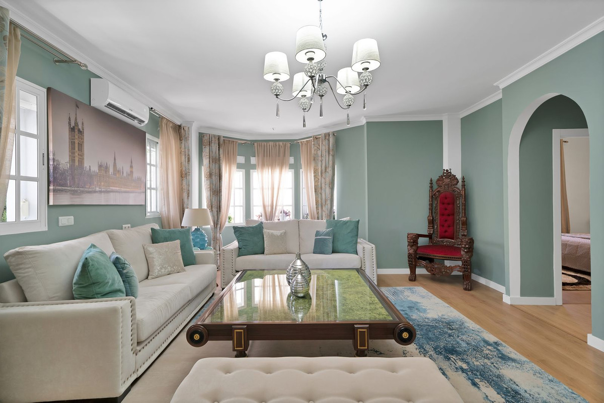 Se vende Villa - Chalet de 3 dormitorios en Costa Del Sol, Málaga, España