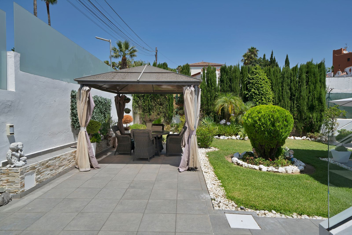 Se vende Villa - Chalet de 3 dormitorios en Costa Del Sol, Málaga, España