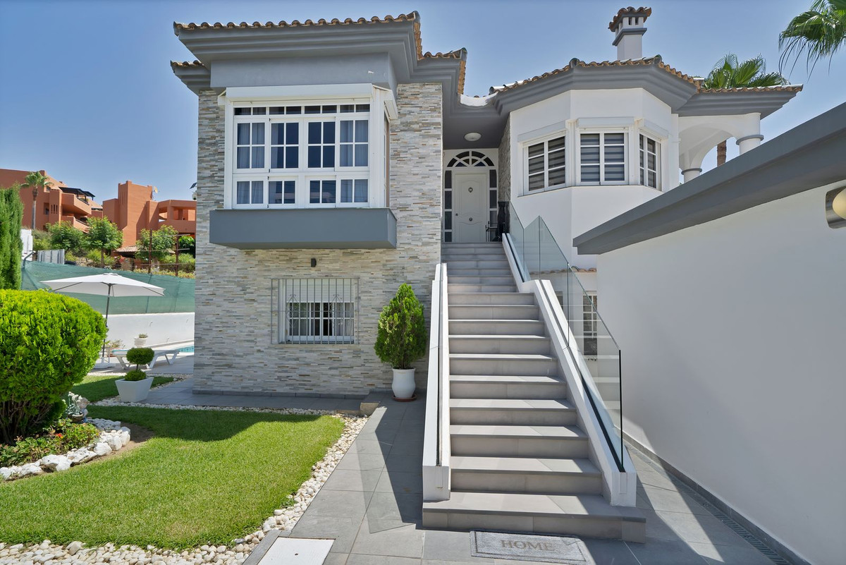 Se vende Villa - Chalet de 3 dormitorios en Costa Del Sol, Málaga, España