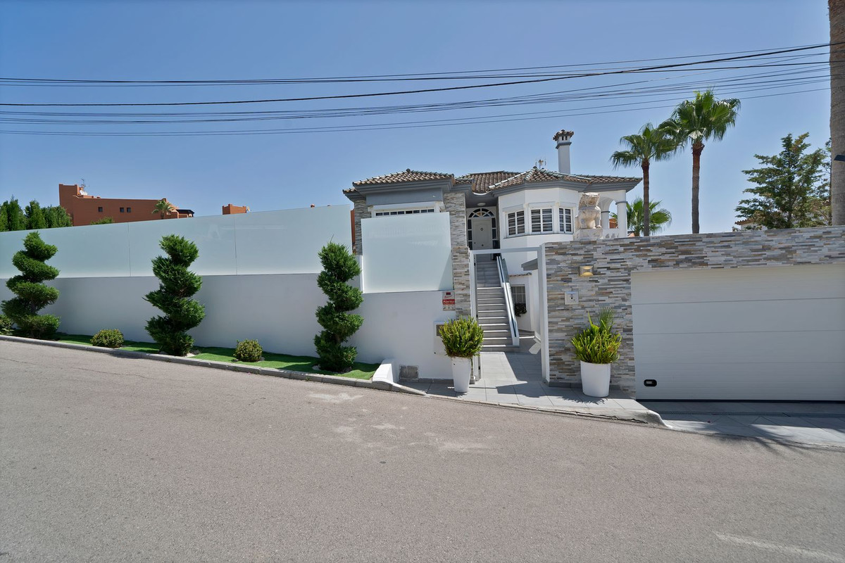 Se vende Villa - Chalet de 3 dormitorios en Costa Del Sol, Málaga, España