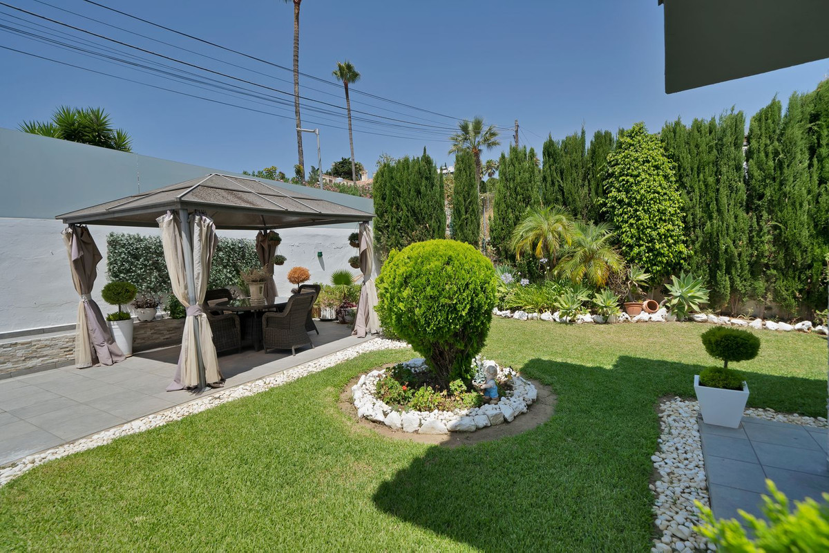 Se vende Villa - Chalet de 3 dormitorios en Costa Del Sol, Málaga, España