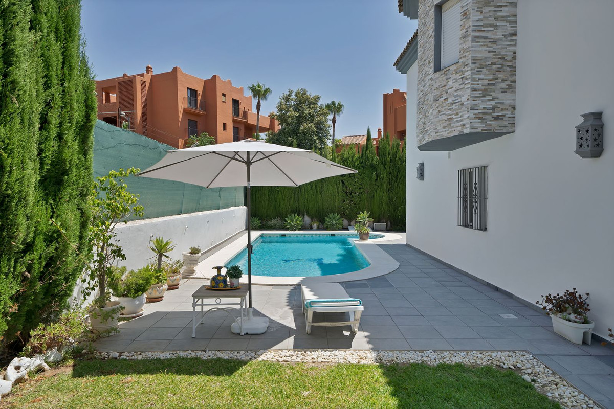 Se vende Villa - Chalet de 3 dormitorios en Costa Del Sol, Málaga, España