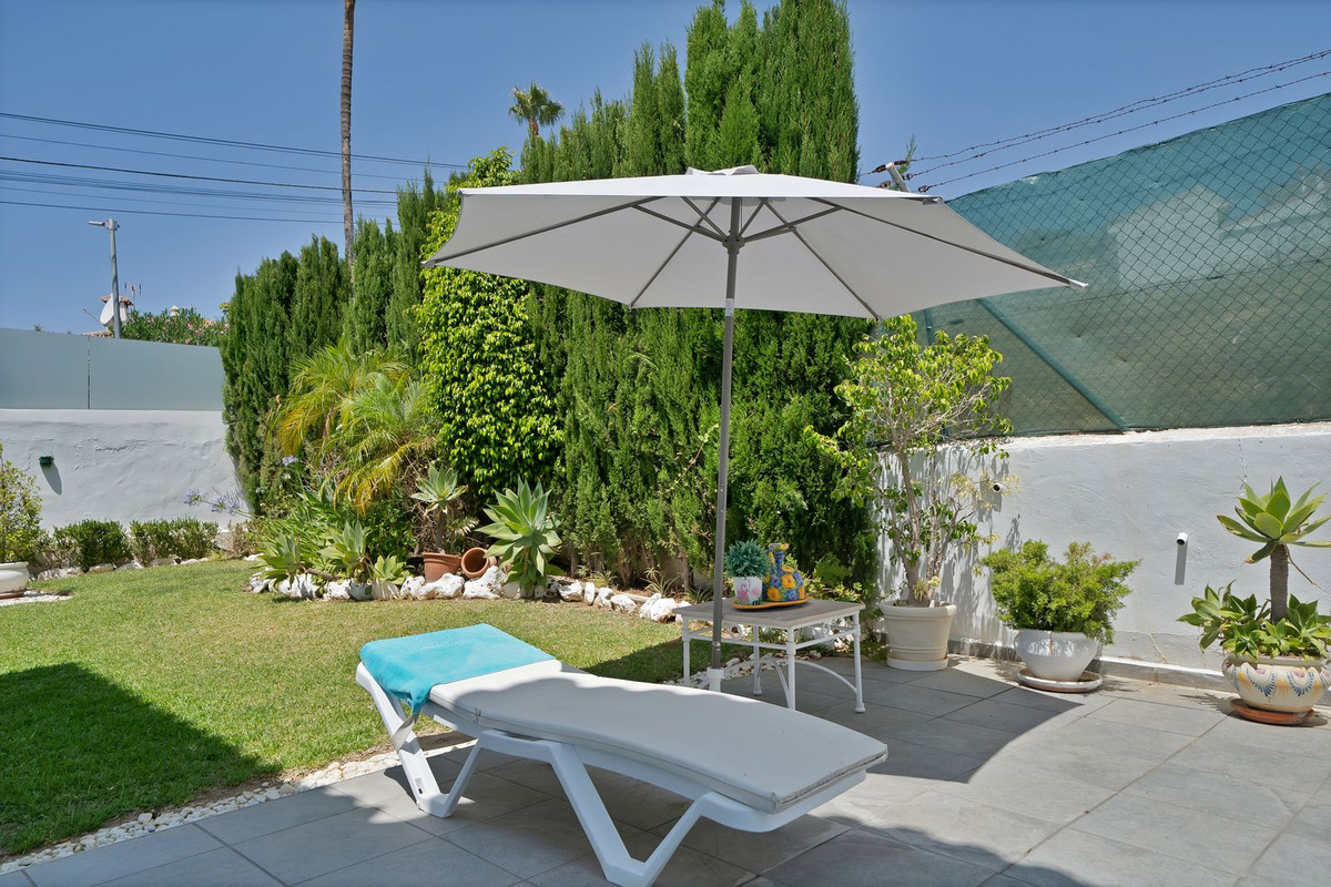 Se vende Villa - Chalet de 3 dormitorios en Costa Del Sol, Málaga, España
