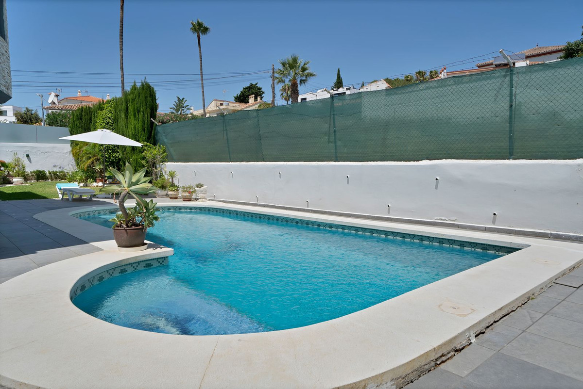 Se vende Villa - Chalet de 3 dormitorios en Costa Del Sol, Málaga, España