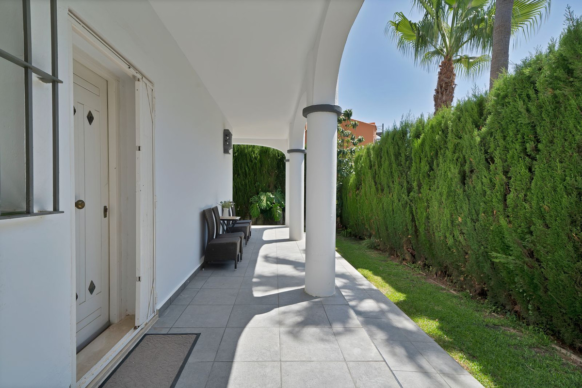 Se vende Villa - Chalet de 3 dormitorios en Costa Del Sol, Málaga, España
