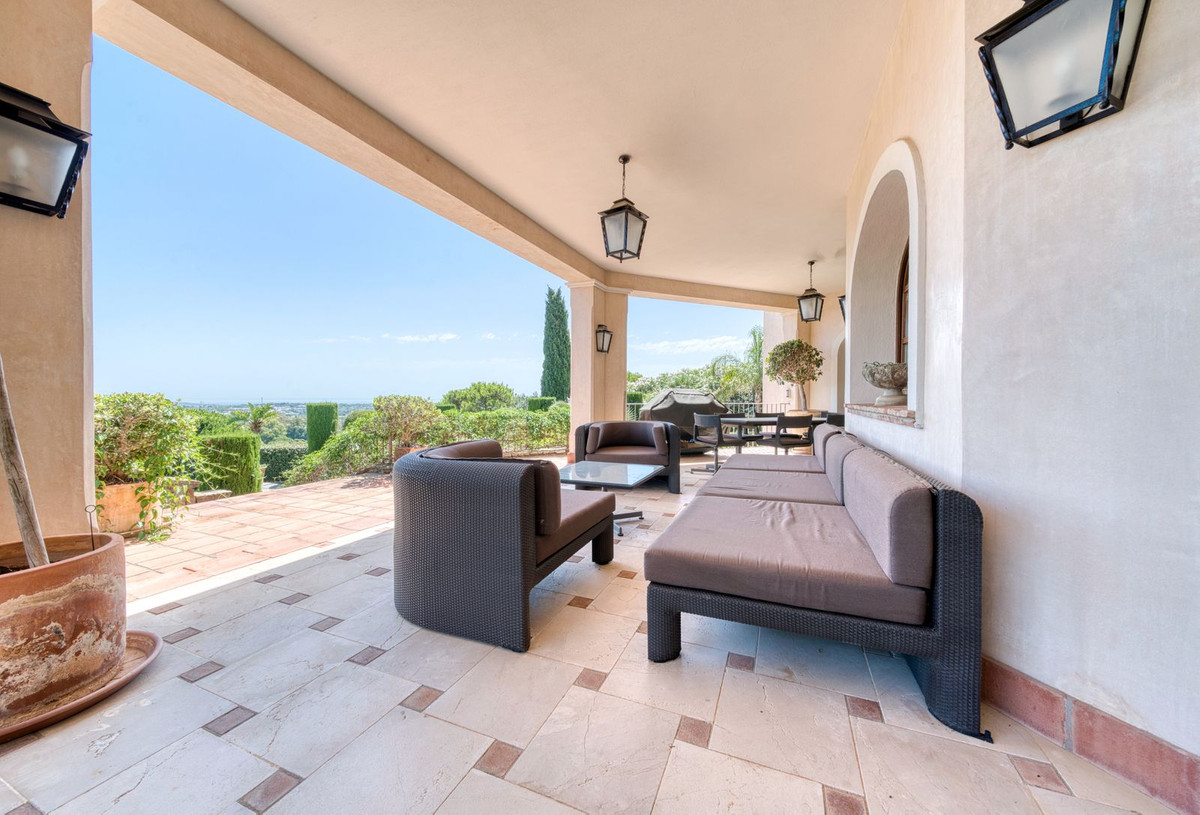 Se vende Villa - Chalet de 5 dormitorios en Costa Del Sol, Cadiz, España
