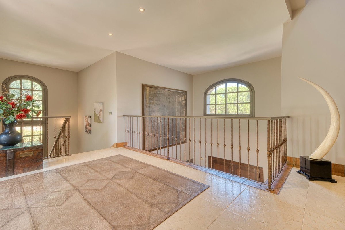 Se vende Villa - Chalet de 5 dormitorios en Costa Del Sol, Cadiz, España