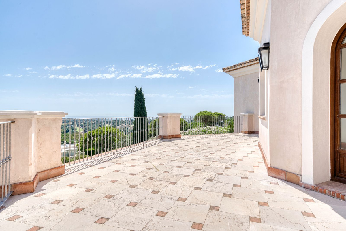 Se vende Villa - Chalet de 5 dormitorios en Costa Del Sol, Cadiz, España