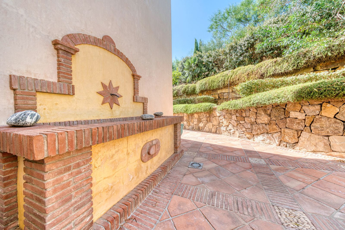 Se vende Villa - Chalet de 5 dormitorios en Costa Del Sol, Cadiz, España