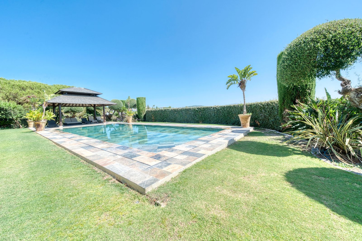 Se vende Villa - Chalet de 5 dormitorios en Costa Del Sol, Cadiz, España