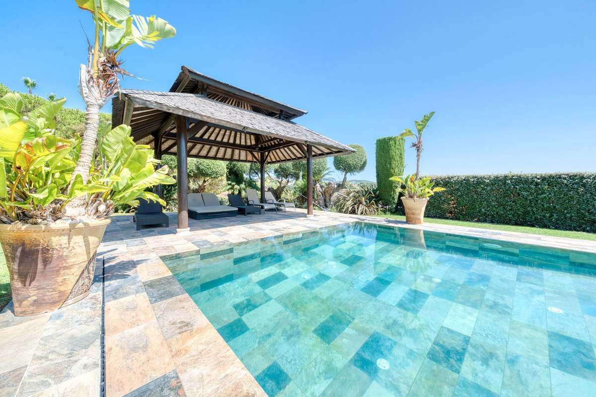 Se vende Villa - Chalet de 5 dormitorios en Costa Del Sol, Cadiz, España