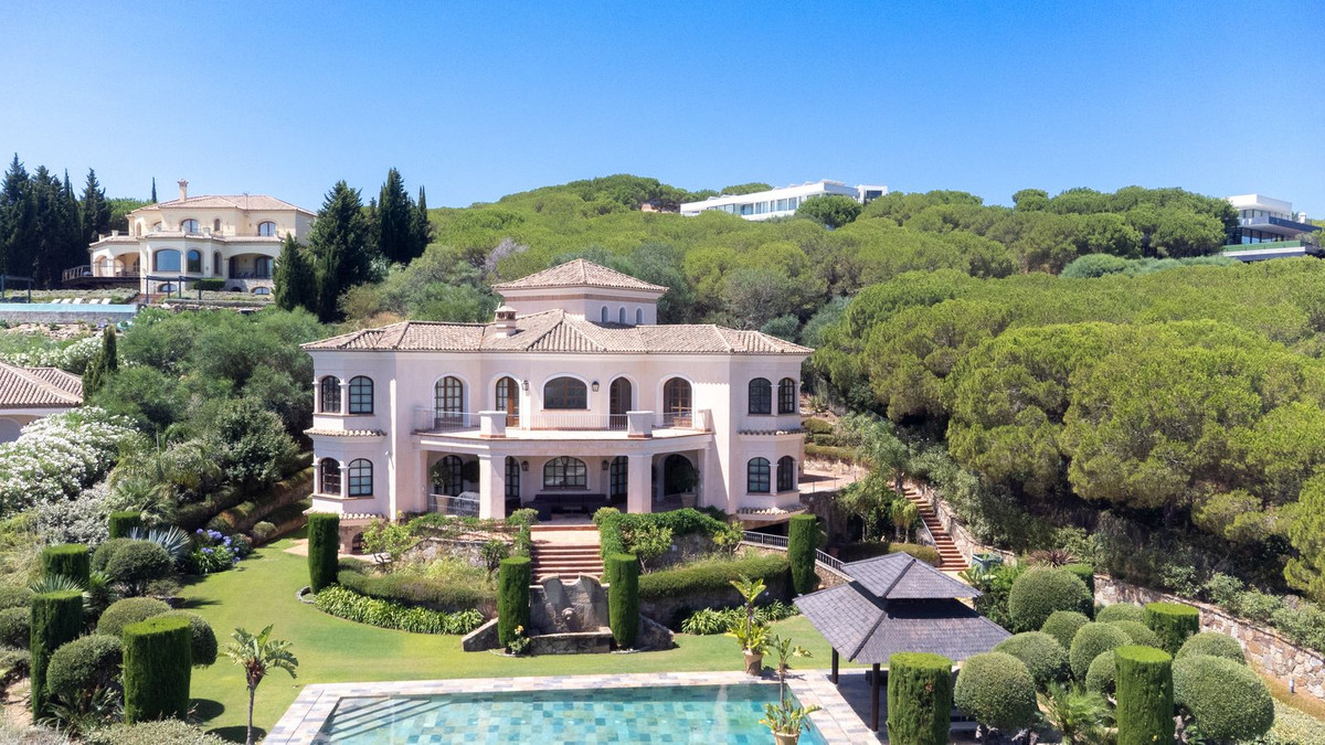 Se vende Villa - Chalet de 5 dormitorios en Costa Del Sol, Cadiz, España