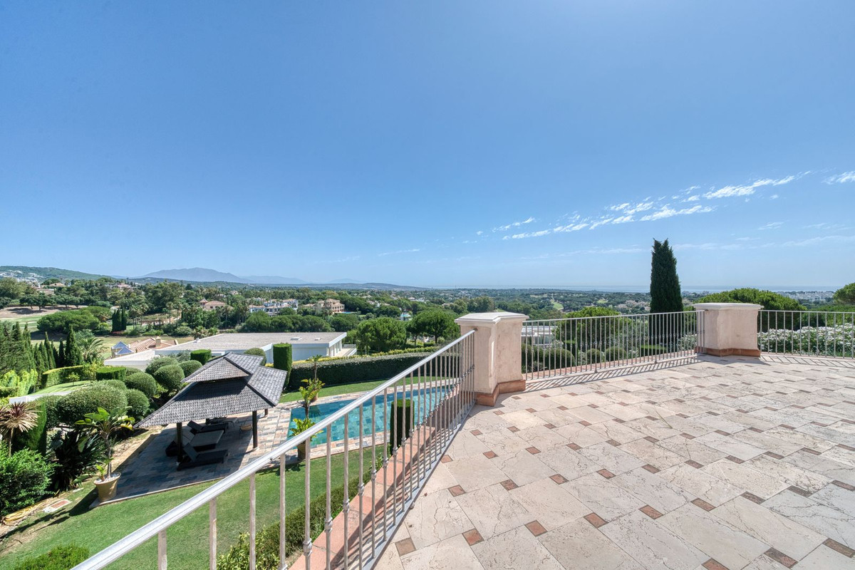 Se vende Villa - Chalet de 5 dormitorios en Costa Del Sol, Cadiz, España