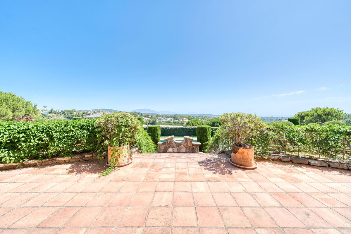 Se vende Villa - Chalet de 5 dormitorios en Costa Del Sol, Cadiz, España