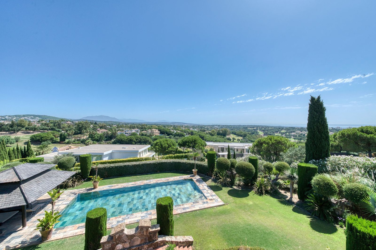 Se vende Villa - Chalet de 5 dormitorios en Costa Del Sol, Cadiz, España