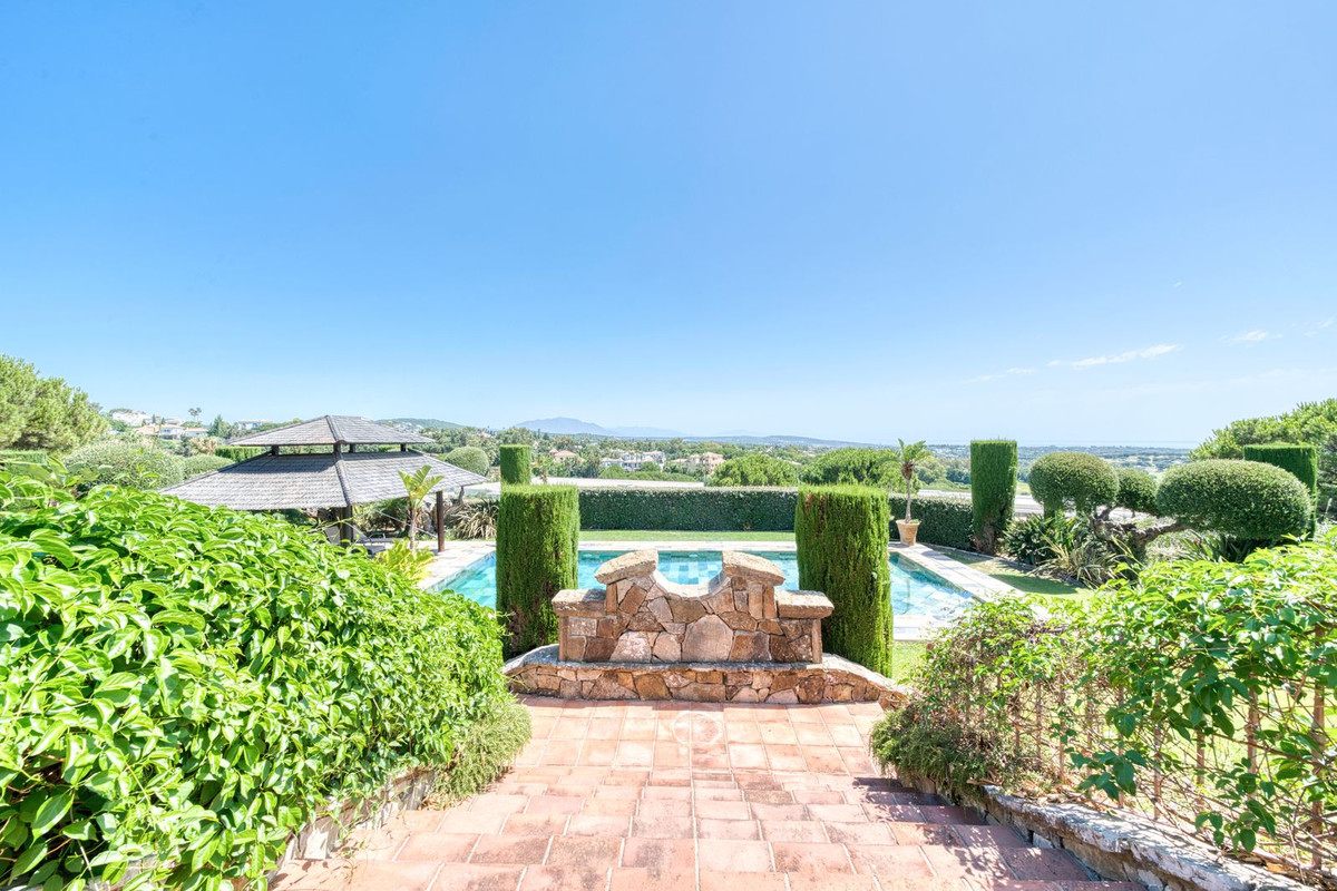 Se vende Villa - Chalet de 5 dormitorios en Costa Del Sol, Cadiz, España
