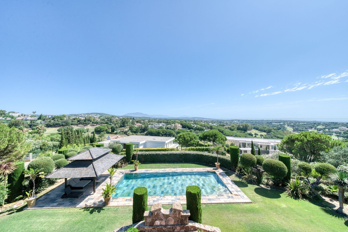 Se vende Villa - Chalet de 5 dormitorios en Costa Del Sol, Cadiz, España