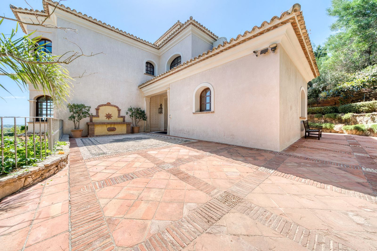 Se vende Villa - Chalet de 5 dormitorios en Costa Del Sol, Cadiz, España