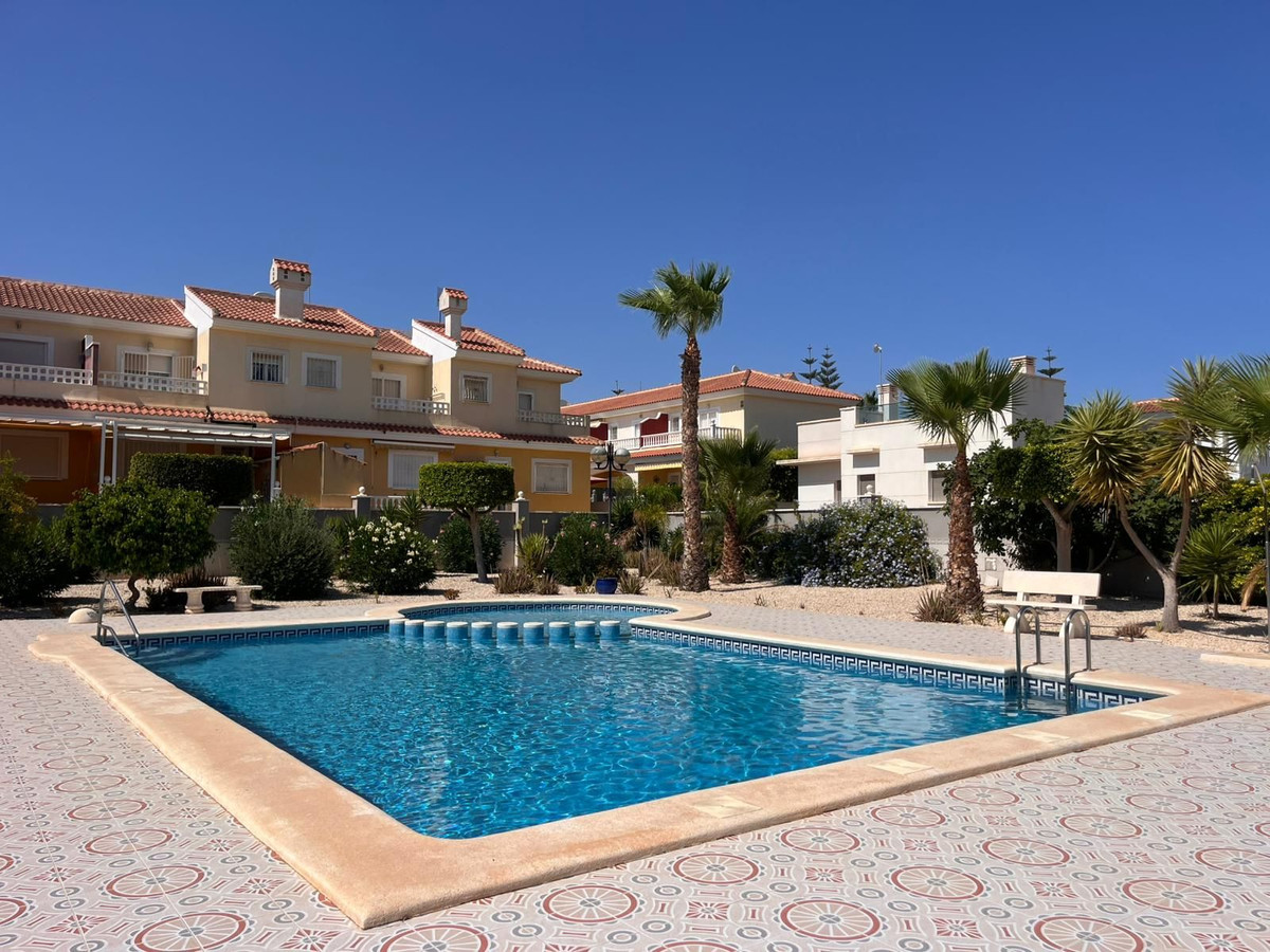 Se vende Adosada de 3 dormitorios en Costa Blanca, Alicante, España