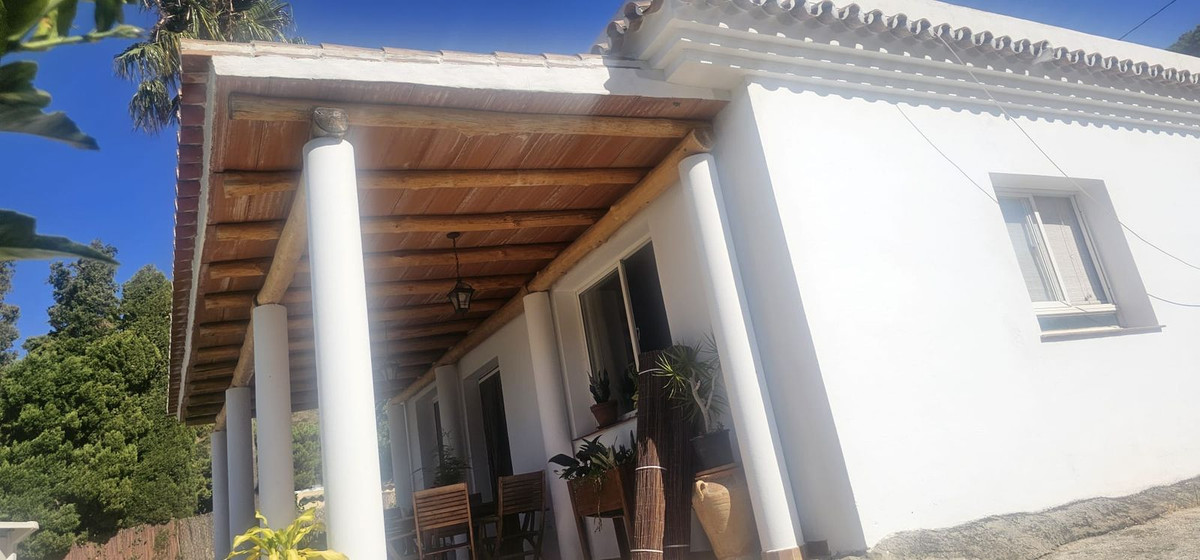 3 Bed Townhouse for sale in Estepona Costa Del Sol, Málaga, Spain