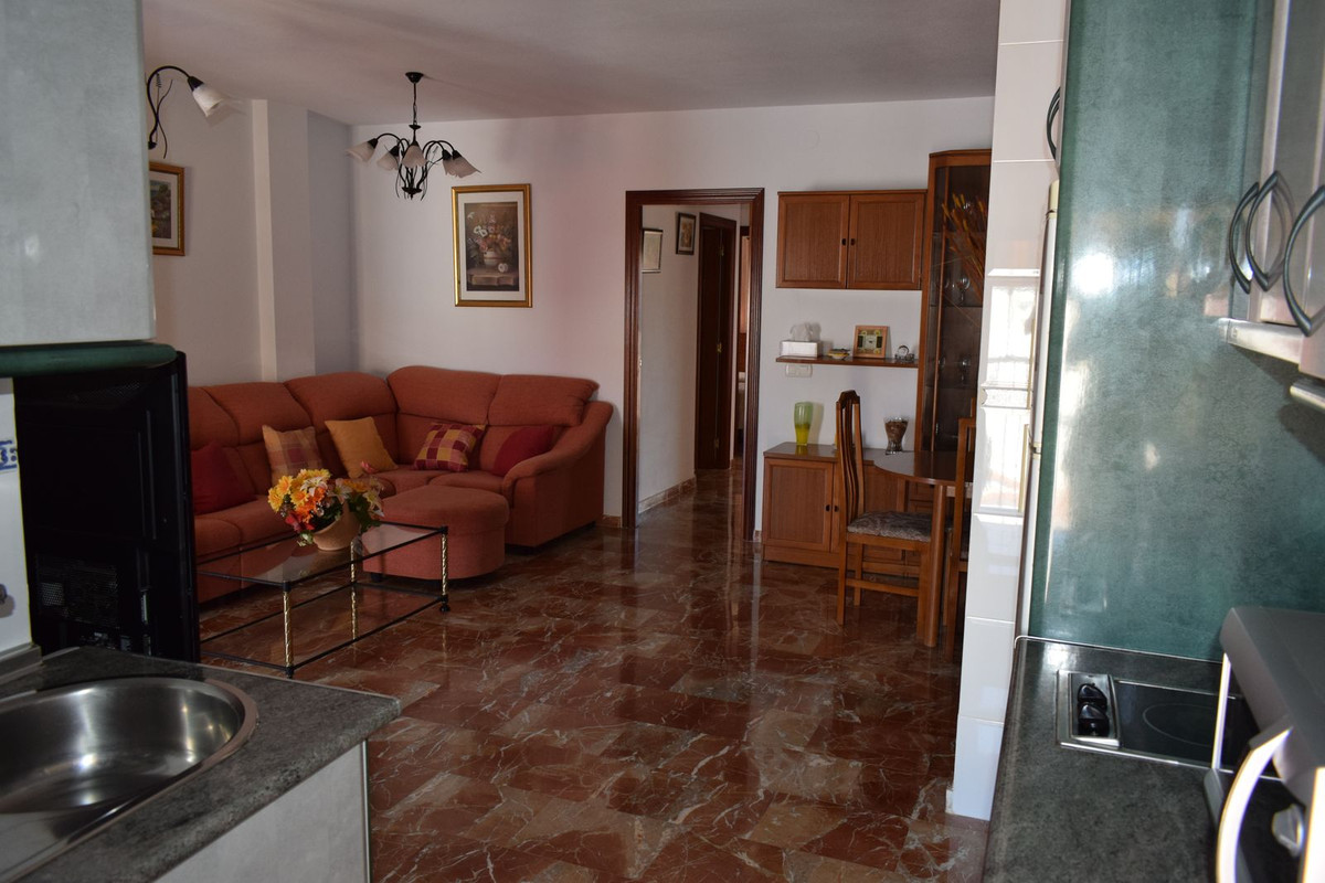 Se vende Apartamento Planta Media de 2 dormitorios en Costa Del Sol East, Málaga, España