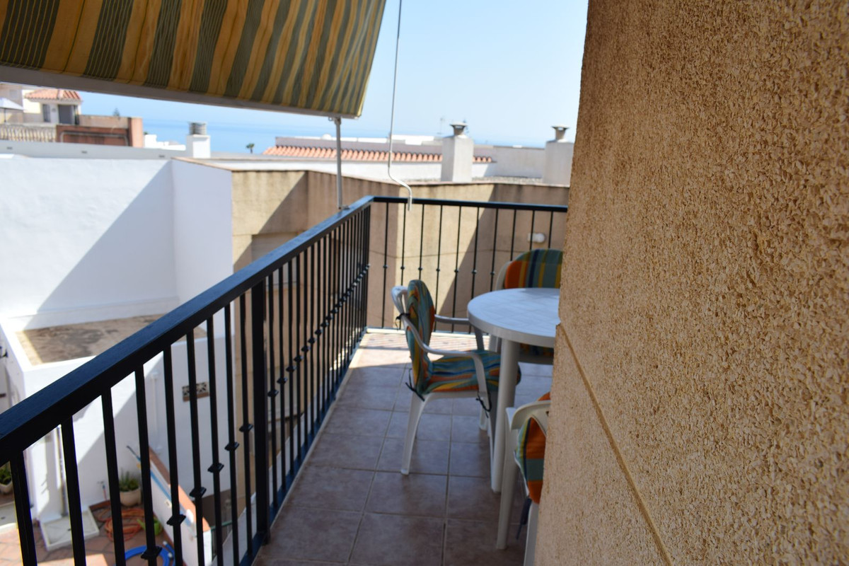 Se vende Apartamento Planta Media de 2 dormitorios en Costa Del Sol East, Málaga, España