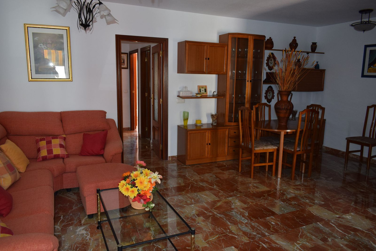 Se vende Apartamento Planta Media de 2 dormitorios en Costa Del Sol East, Málaga, España