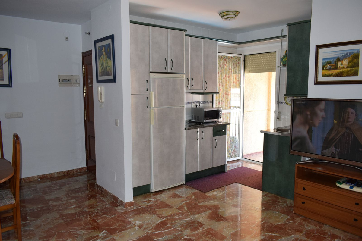 Se vende Apartamento Planta Media de 2 dormitorios en Costa Del Sol East, Málaga, España