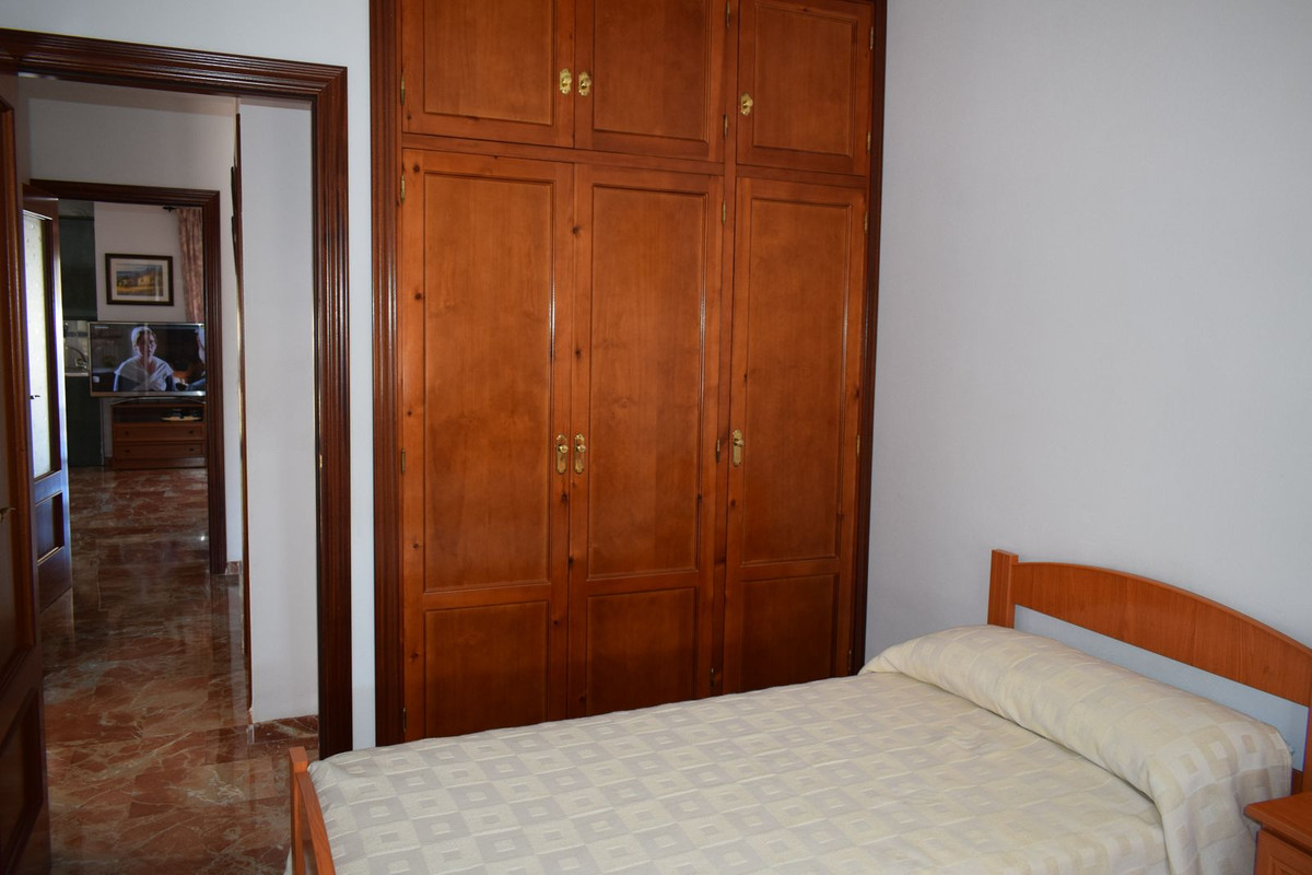 Se vende Apartamento Planta Media de 2 dormitorios en Costa Del Sol East, Málaga, España