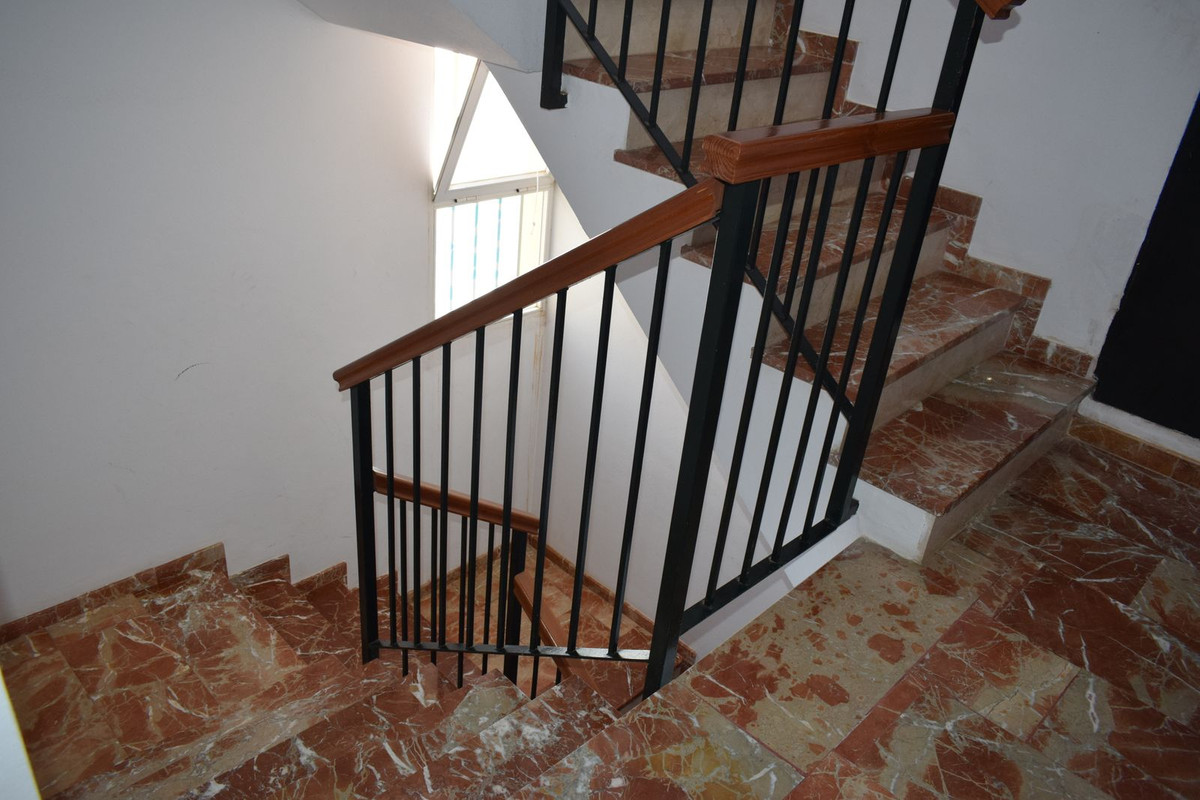Se vende Apartamento Planta Media de 2 dormitorios en Costa Del Sol East, Málaga, España