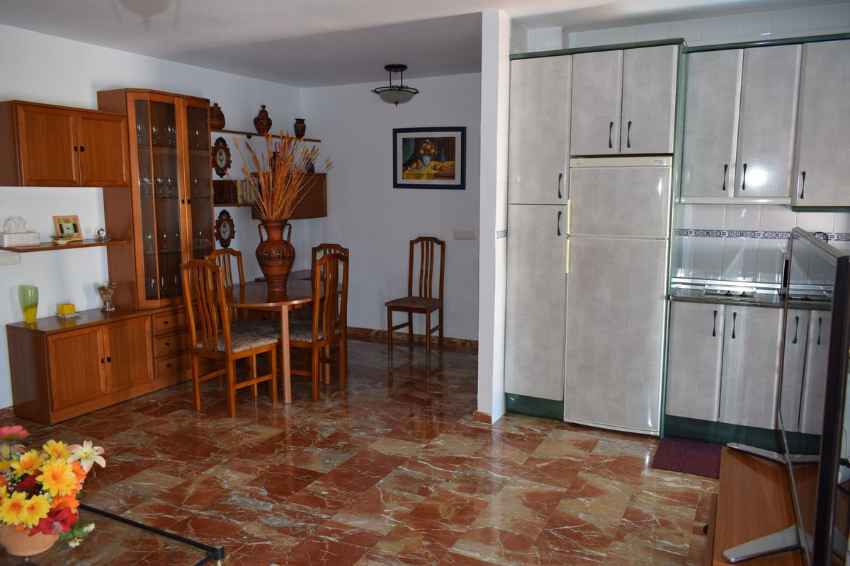 Se vende Apartamento Planta Media de 2 dormitorios en Costa Del Sol East, Málaga, España