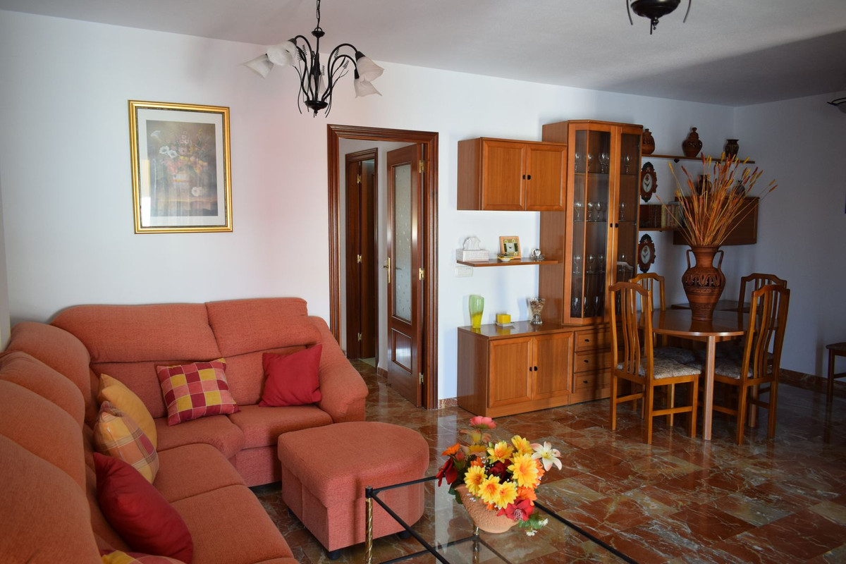 Se vende Apartamento Planta Media de 2 dormitorios en Costa Del Sol East, Málaga, España